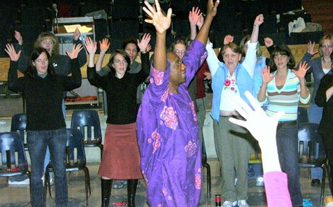 teacher-conference-key-note-drum-circle-2-fall-2006.JPG
